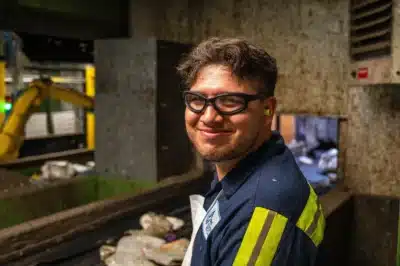 hero-sorter Balcones Employee At Work